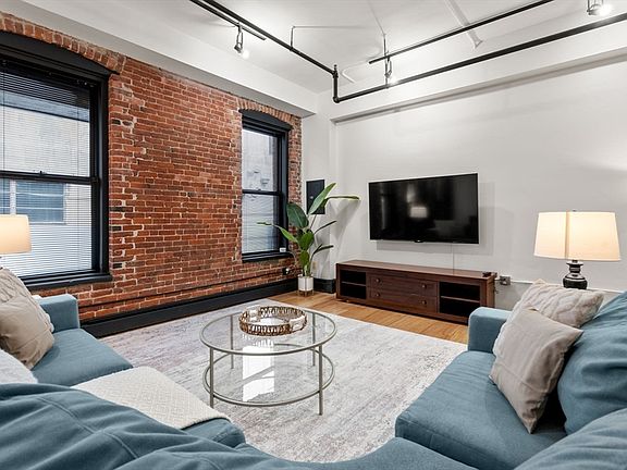 4th image of 19 Stanhope St APT 1C