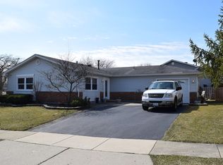 4570 Brigantine Ln, Hoffman Estates, IL 60192