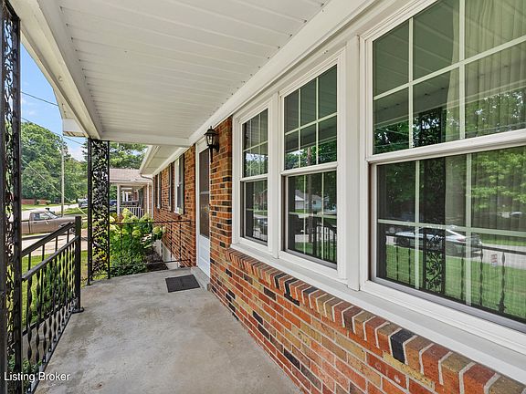 5th image of 3820 Pinecroft Dr