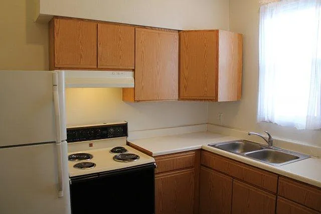 600 7th Ave N #3 — Photo 6