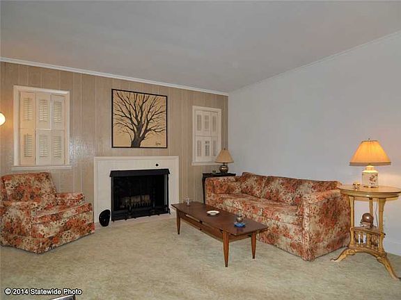 3rd image of 11 Firglade Dr