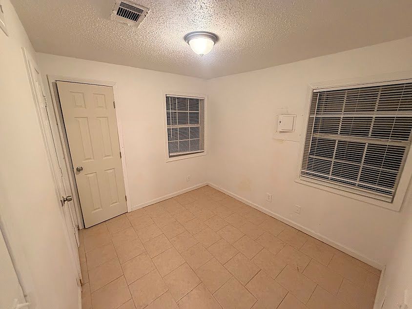 1st image of 4404 Lillian Hwy