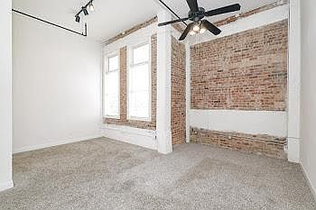 4th image of 1015 S Jennings Ave #F8wn0vawt