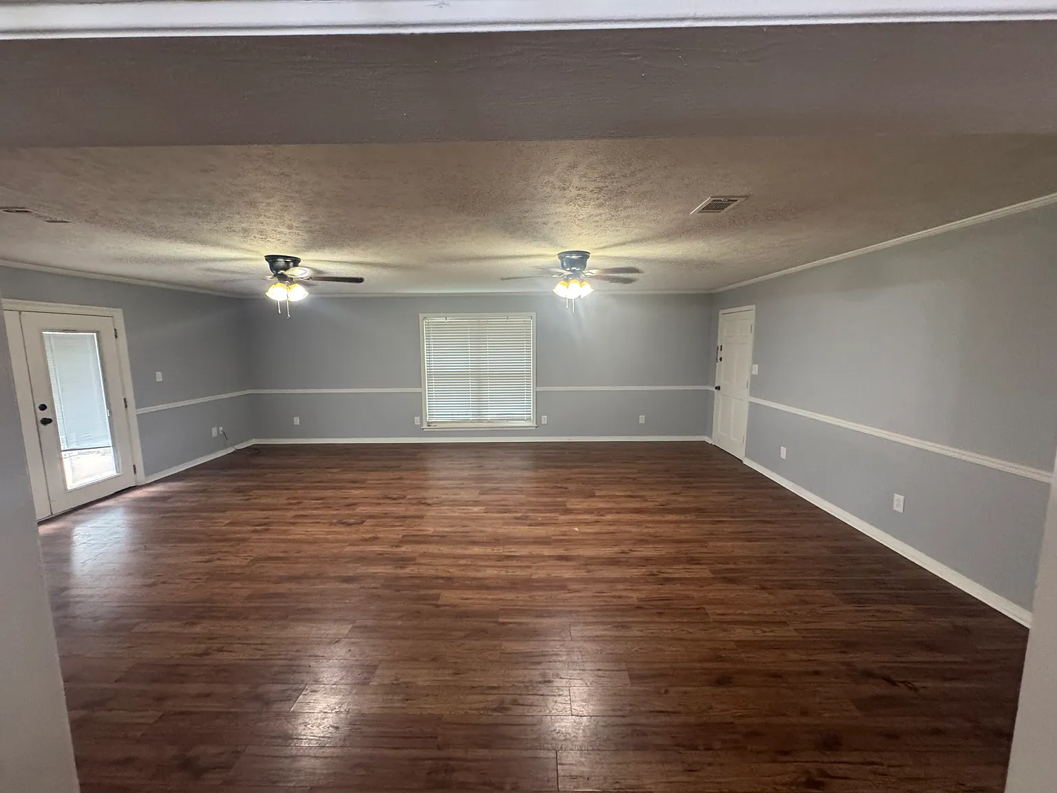 3 bed, 2400 sqft, $2,000 — Photo 2