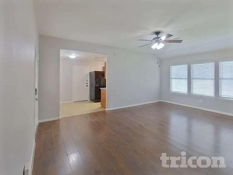 10951 Royal Forest Dr — Photo 4