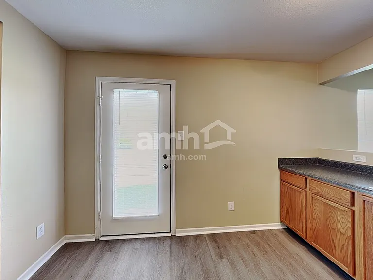3287 Underwood Dr — Photo 5