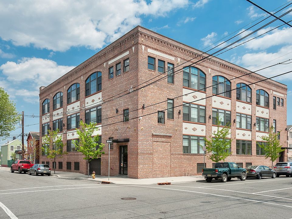 1st image of 88 Saint Francis St #1304