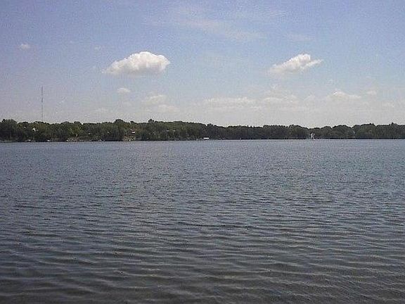 2nd image of 3403 Lake Johanna Blvd