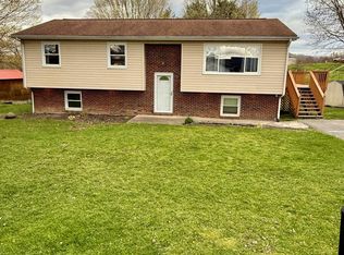 111 Holly Hill Dr, Lester, WV 25865