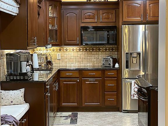 4th image of 1636 Lawndale Cir