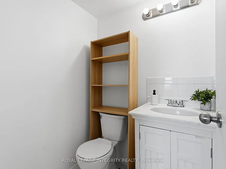 2000 Jasmine Cres #1110 — Photo 18