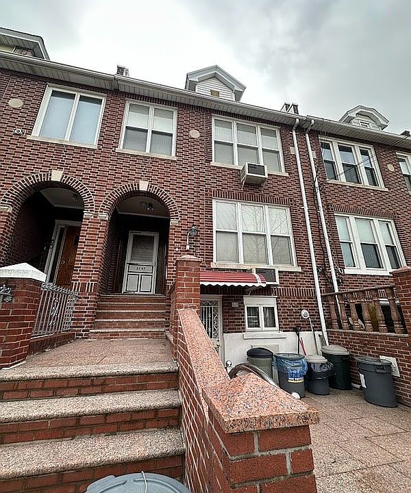 2nd image of 2147 45th St