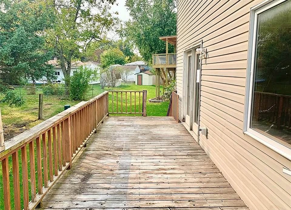 2nd image of 1013 E Henderson Pl