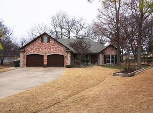 2710 Parkwood Ct, Claremore, OK 74017