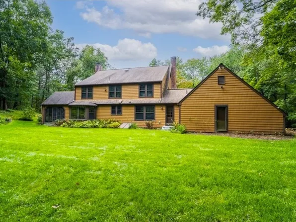81 Draper Rd, Wayland, MA 01778