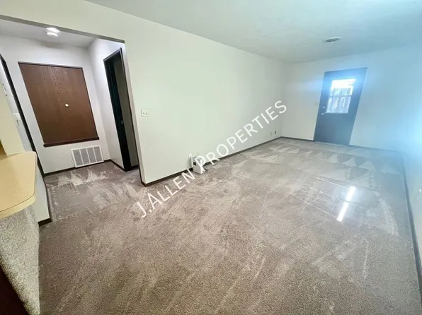 607 W Michigan Ave #6, Norfolk, NE 68701