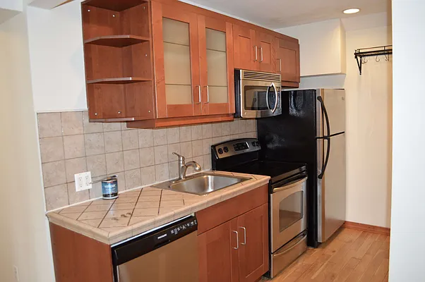 Rented by OvCo Realty | media 61