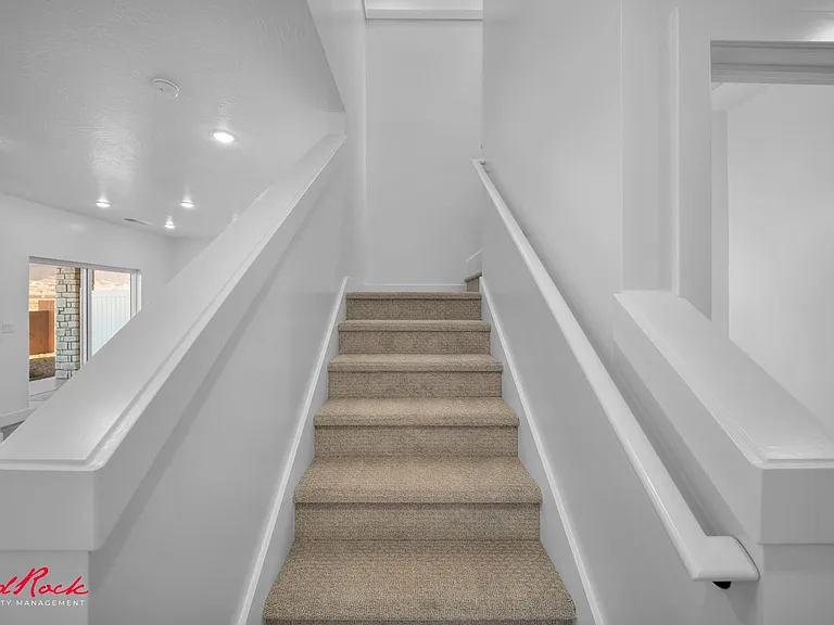 1037 E Malibu Ln — Photo 6