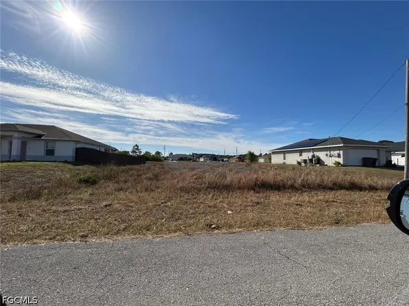 4105 34th St SW, Lehigh Acres, FL 33976