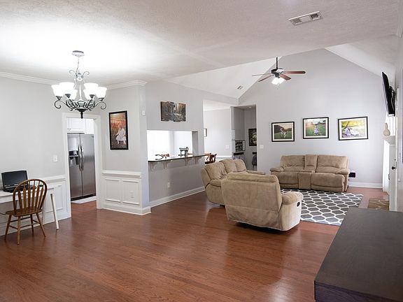 5th image of 775 Herrington Dr