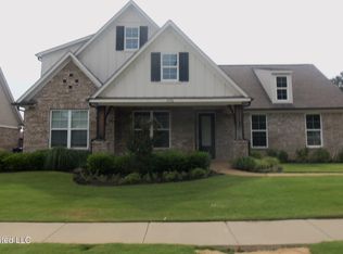 7156 Edgewater Dr, Olive Branch, MS 38654