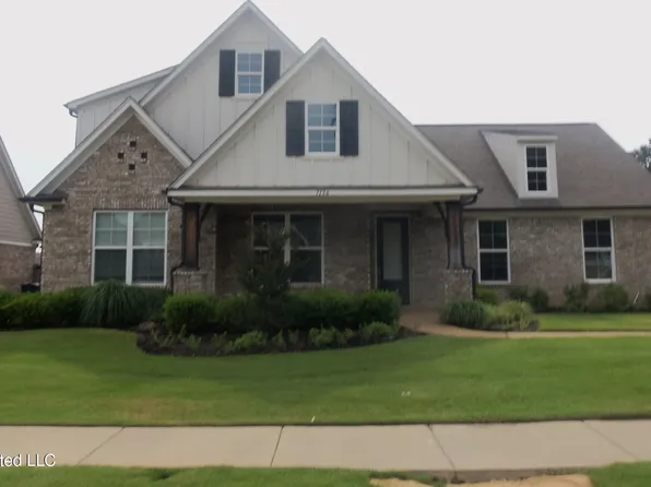 7156 Edgewater Dr, Olive Branch, MS 38654
