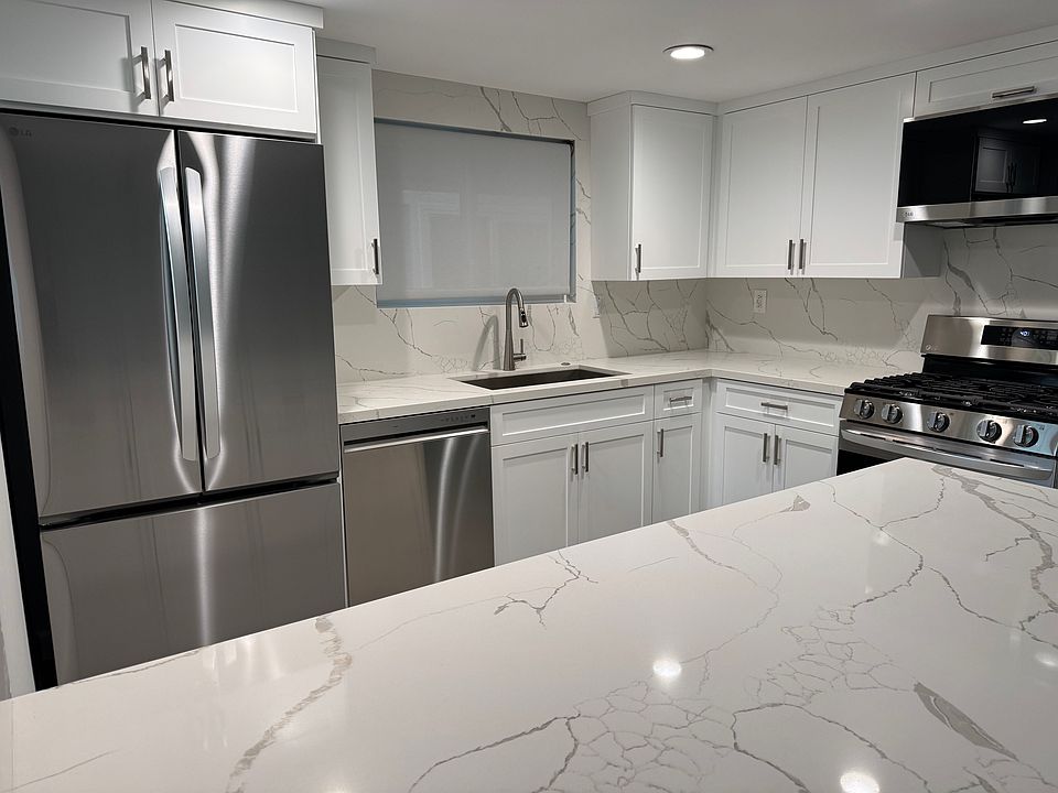 1st image of 206 Lugonia St #A