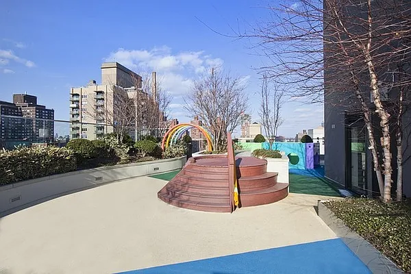 Rented by BLU Real Estate | media 28