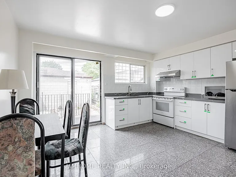 144 Wolseley St #2C — Photo 4