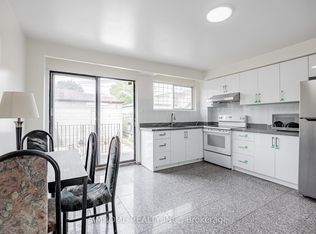 144 Wolseley St #2B, Toronto, ON M6J 3R4