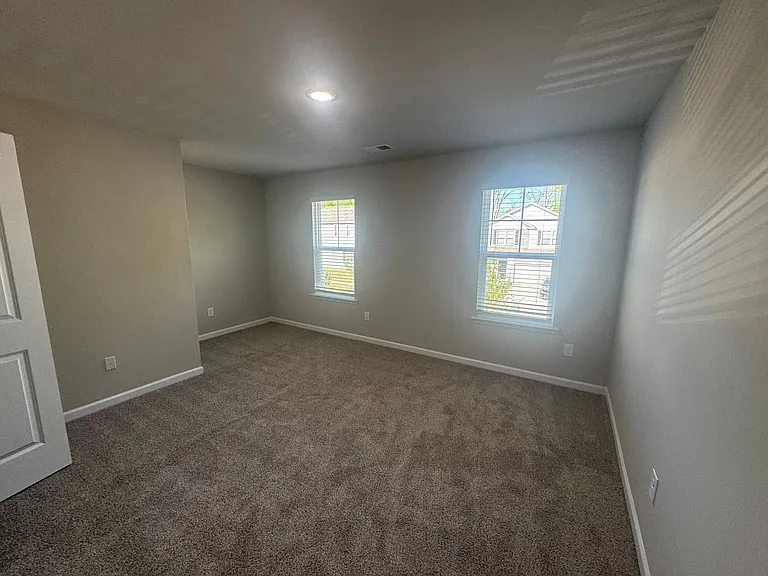 2128 Clapham Ct — Photo 15