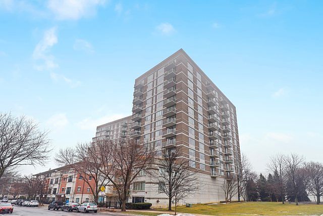 1st image of 1515 S Prairie Ave Unit 1013