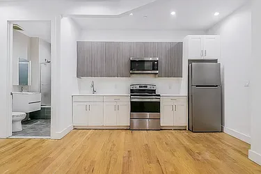 596 Powell Street, #1C