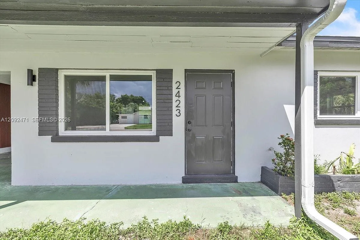 2 bed, 1.0 bath, 698 sqft, $1,500 — Photo 3