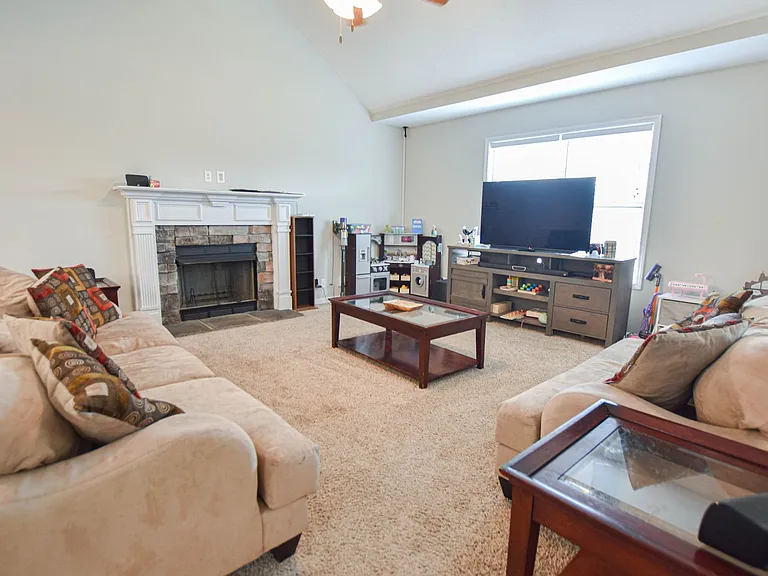 3702 Windmill Ct — Photo 3