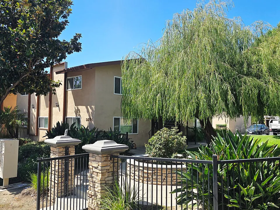 9374 Pradera Ave