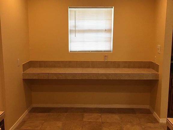 Kitchen Breakfast Bar