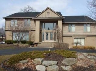 5068 Village Place Ct, West Bloomfield, MI 48322