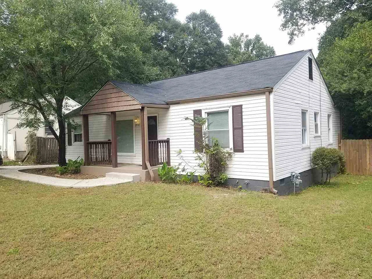 Building Photo - 2467 Calvin Ave