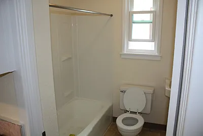3 bed, 1.0 bath, 580 sqft, $1,150 — Photo 6