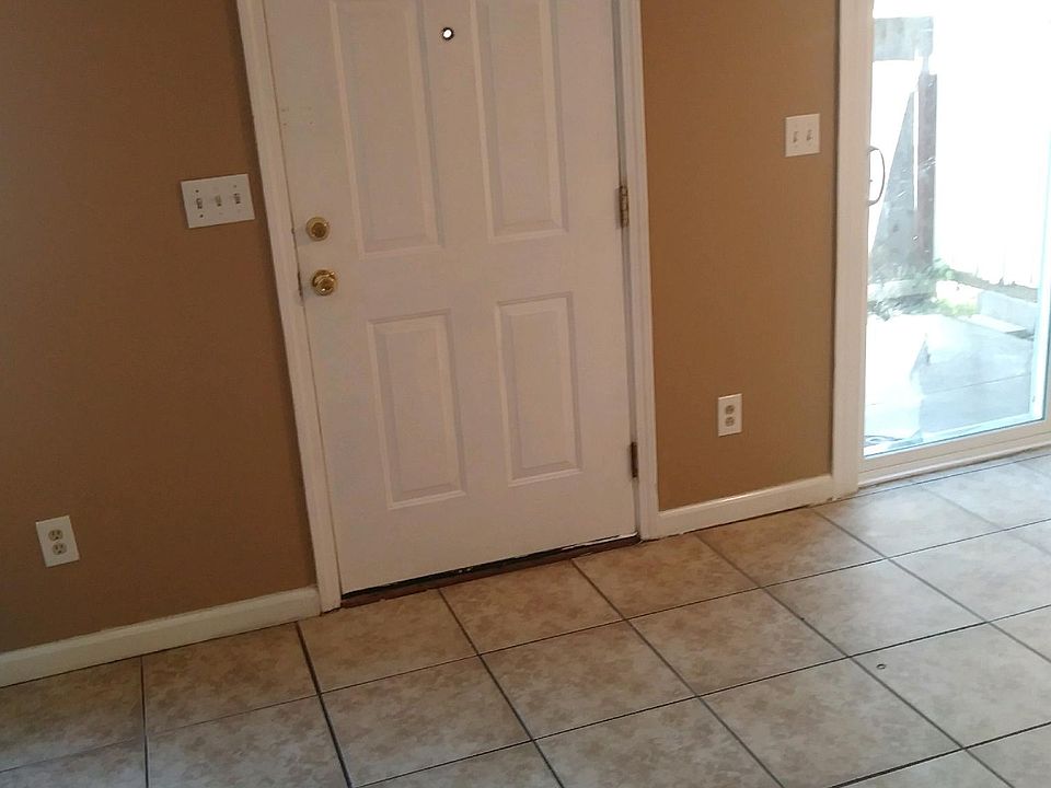 2nd image of 1920 Aletha Ln