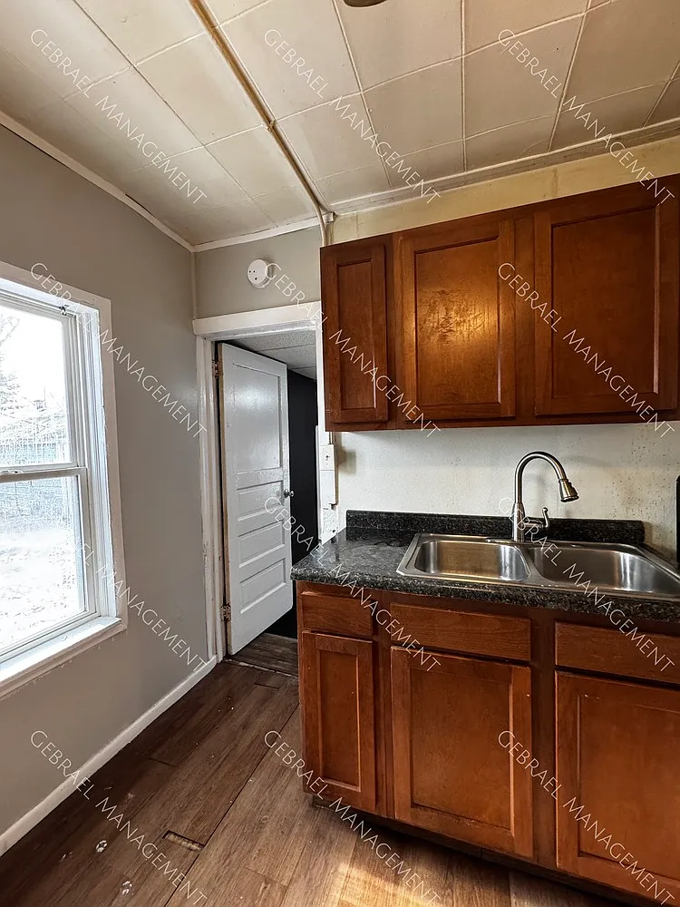 217 Vermont St. — Photo 4