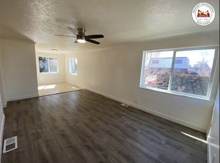 1946 Oswego St, Aurora, CO 80010