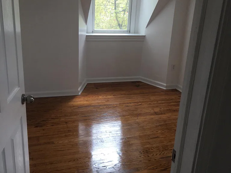 754 Broughton St #3 — Photo 2