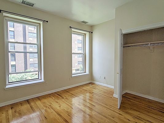 2nd image of 275 W 132nd St #3