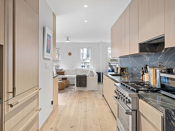 4th image of 57 Thompson St APT 4E