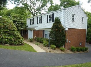 9673 Canterbury Dr, Allison Park, PA 15101