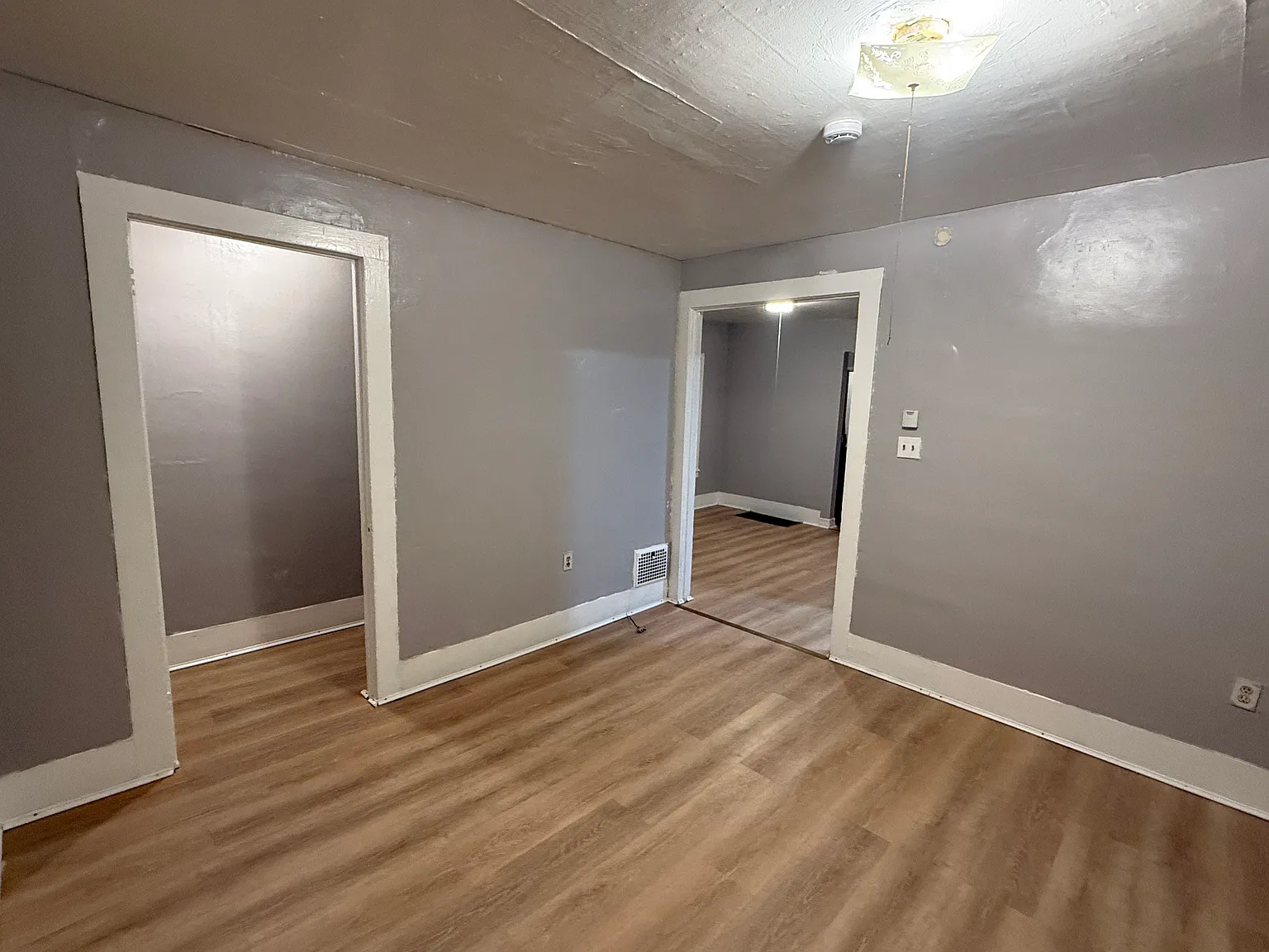 1225 W Belden Ave — Photo 3