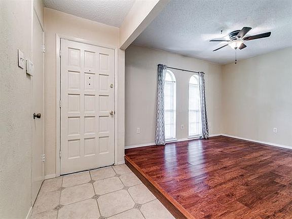 4th image of 1413 Leicester St