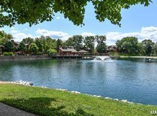 223 Hemingway Ln #F, Saint Charles, MO 63304